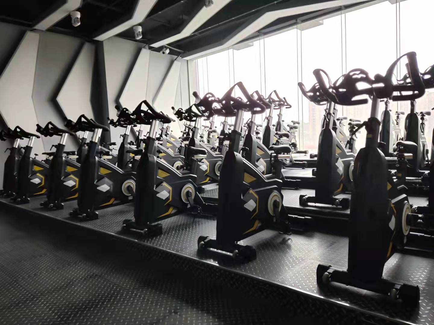 宝德龙商用健身器材—您开启健身事业的最佳伙伴